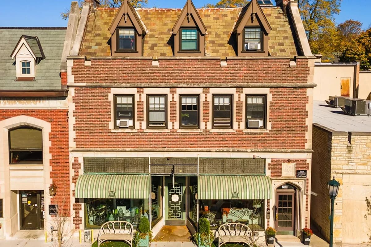 731-35 Elm St apartment building exterior